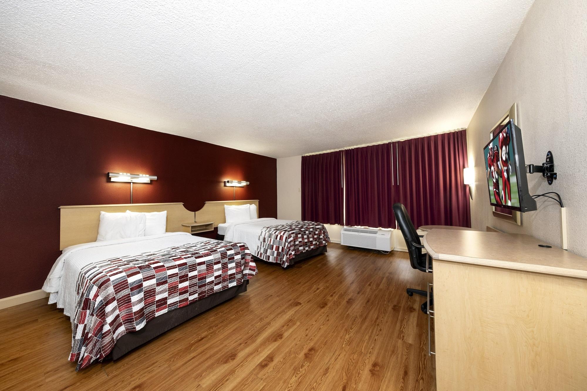 Red Roof Inn & Suites Wytheville Exterior photo
