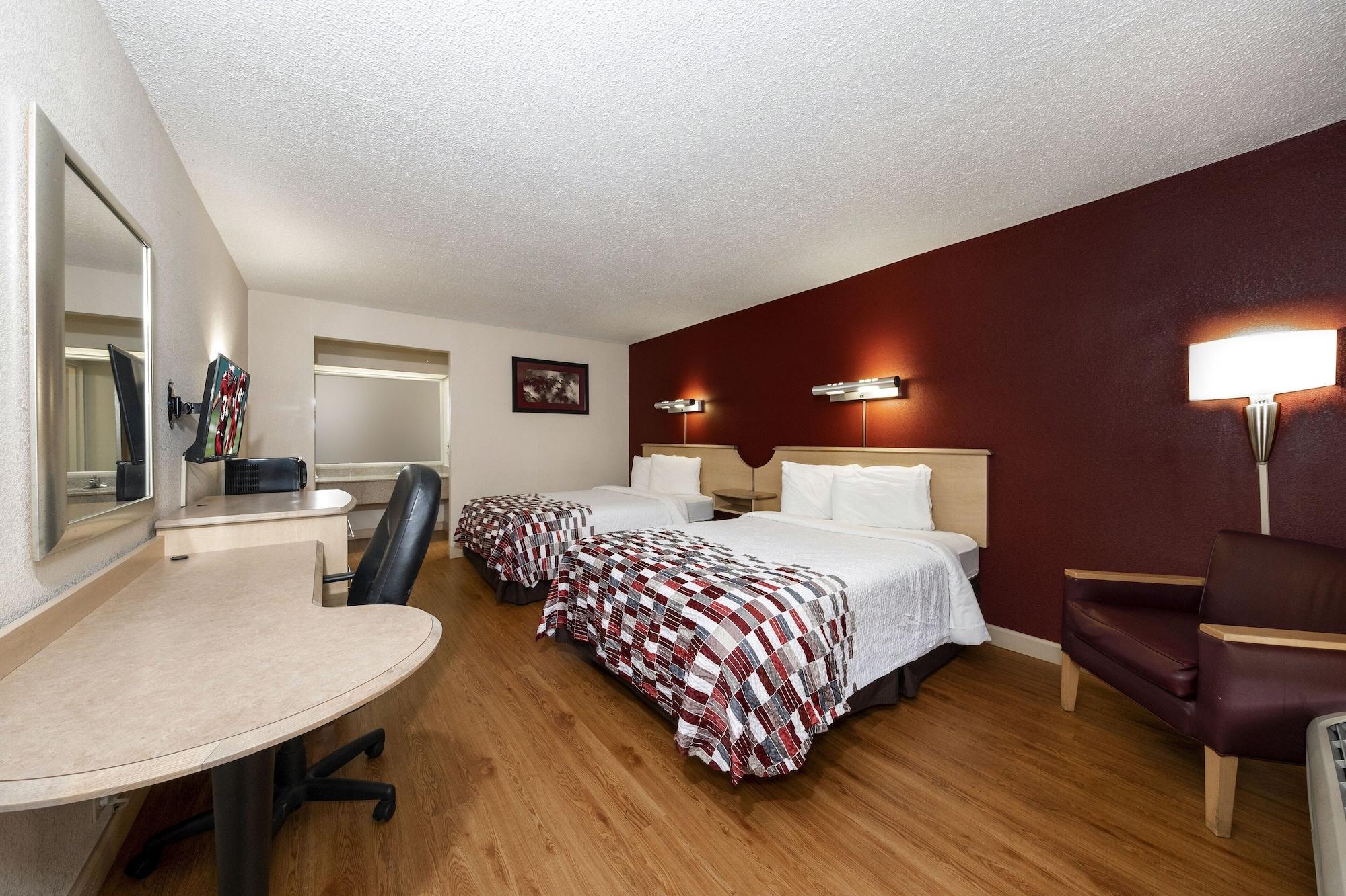 Red Roof Inn & Suites Wytheville Exterior photo