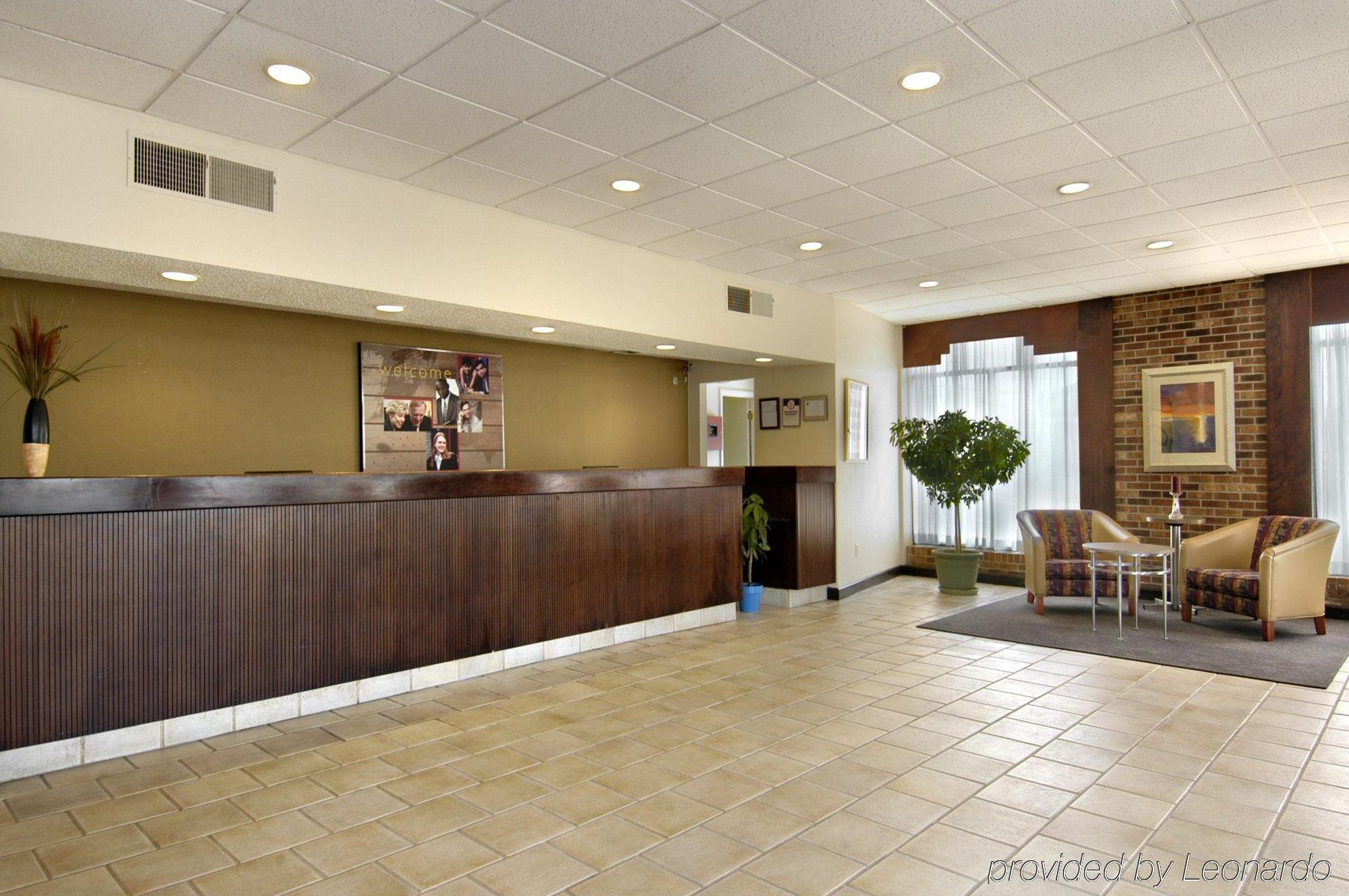 Red Roof Inn & Suites Wytheville Interior photo